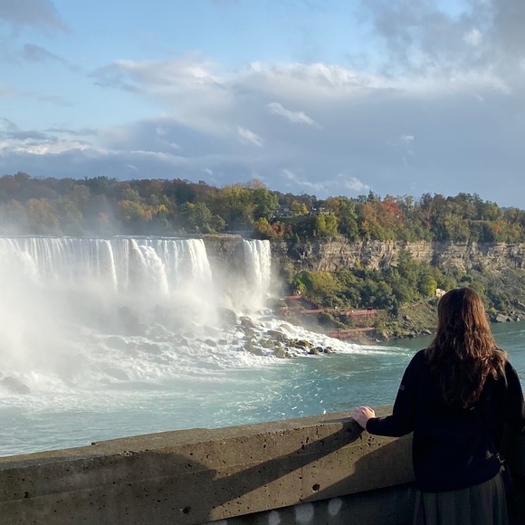 Meet your Posher, Gela - Picture 1 of 1